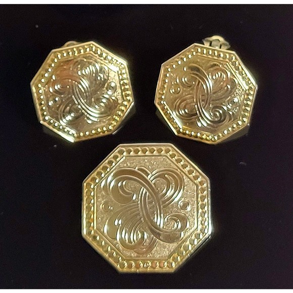 MCM Octogonal Clip On Earrings Brooch Set Gold Tone Engraved Victorian Style VGC - Picture 1 of 14